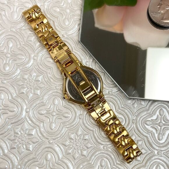 Movado Swiss Made "Olympian" 40 Diamond Bezel Dress Watch Roman Numerals - Picture 16 of 16